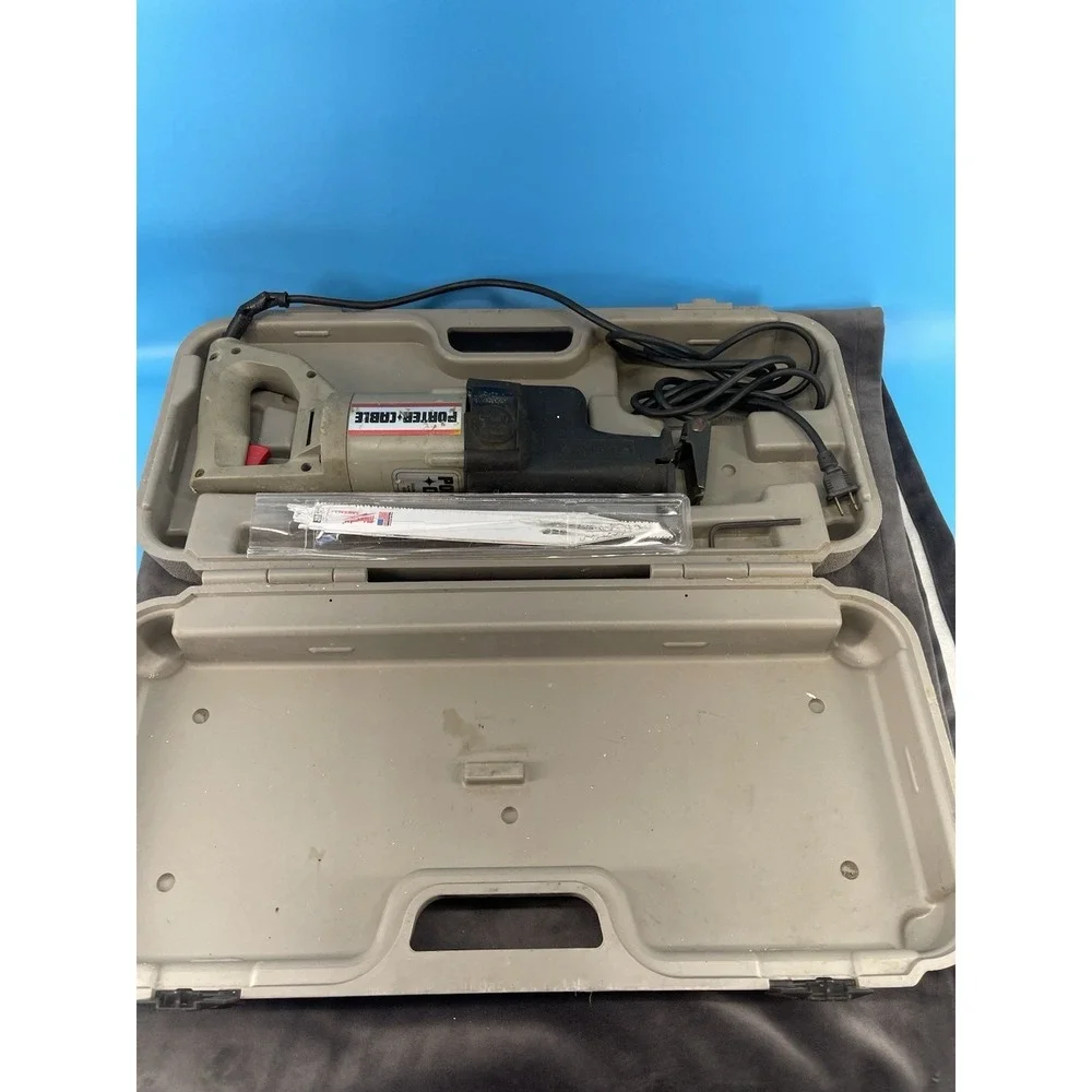 Porter Cable Tiger Saw 738 Reciprocating Saw w/ Case + 4 Milwaukee Blades